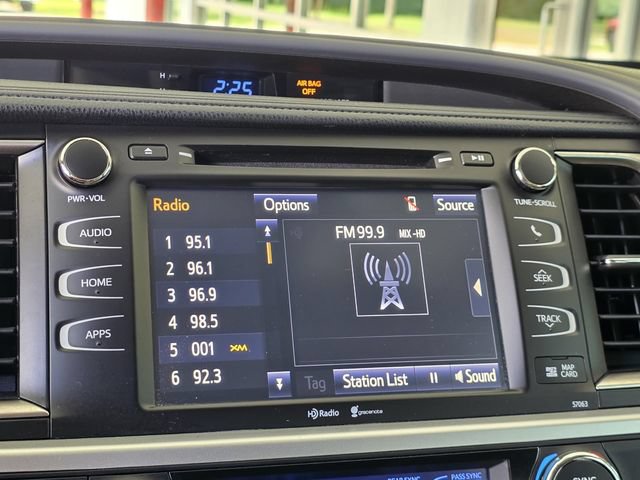 Used 2015 Toyota Highlander XLE FWD image 21