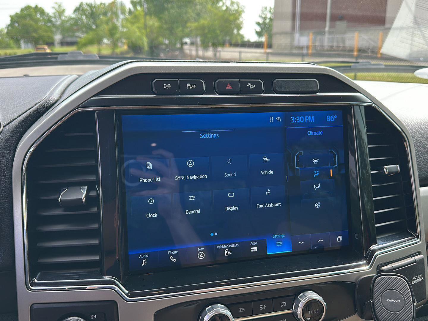 Certified 2022 Ford F250 Lariat w/ Lariat Ultimate Package AWD/4WD image 16