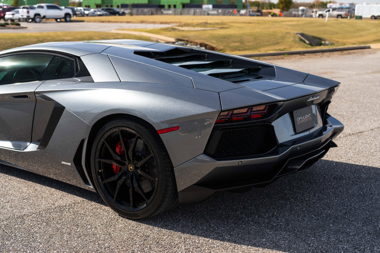 Used 2014 Lamborghini Aventador LP 700-4 image 18