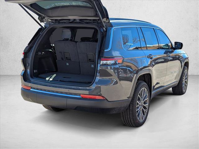 New 2025 Jeep Grand Cherokee L Limited w/ Trailer Tow Package image 2