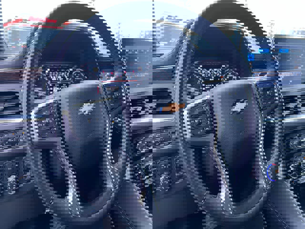 Used 2021 Chevrolet Tahoe Premier w/ Premium Package image 14