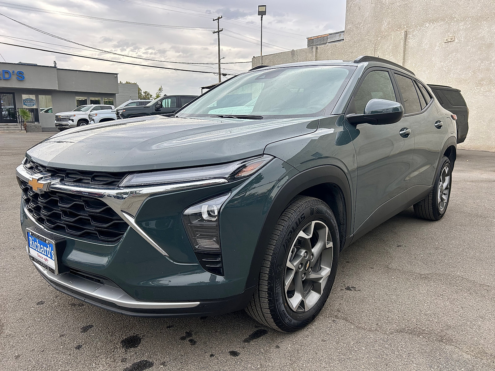Used 2025 Chevrolet Trax LT FWD image 7
