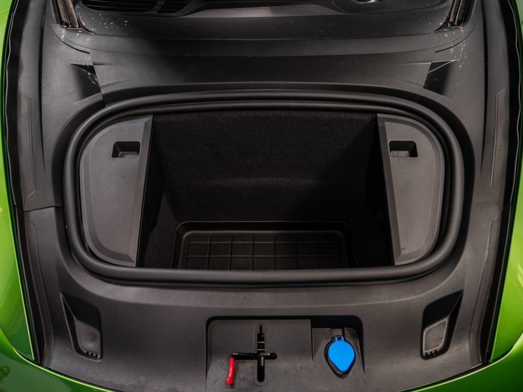 Used 2022 Porsche Taycan Turbo S image 33