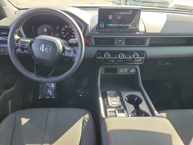Certified 2025 Honda Pilot Sport image 9