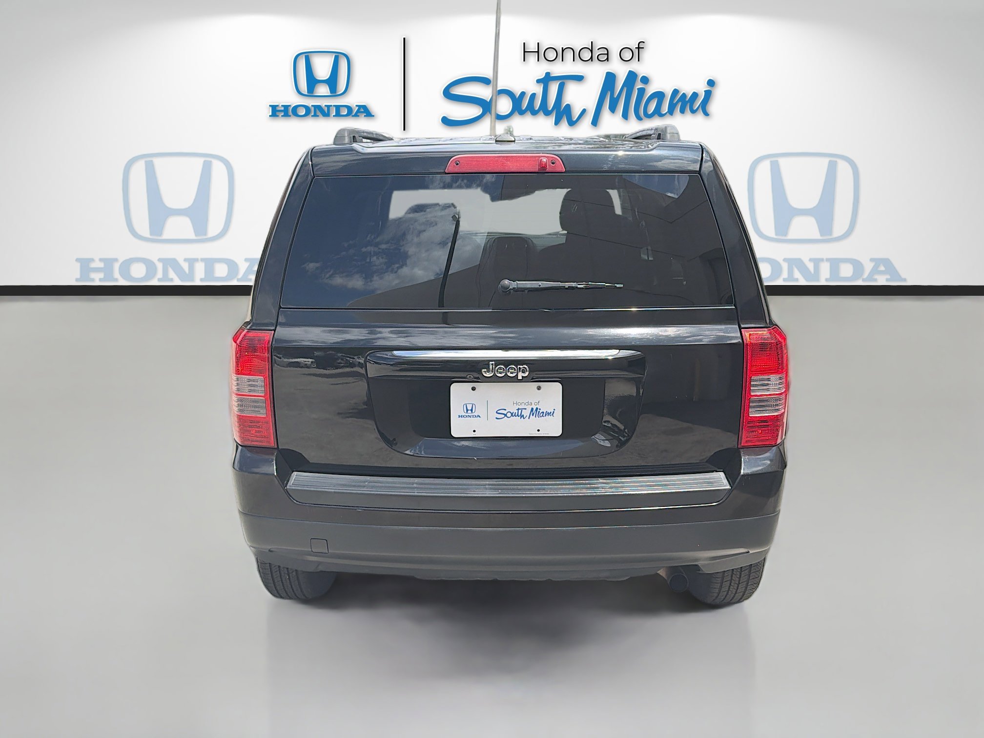 Used 2016 Jeep Patriot Sport w/ Power Value Group FWD image 6