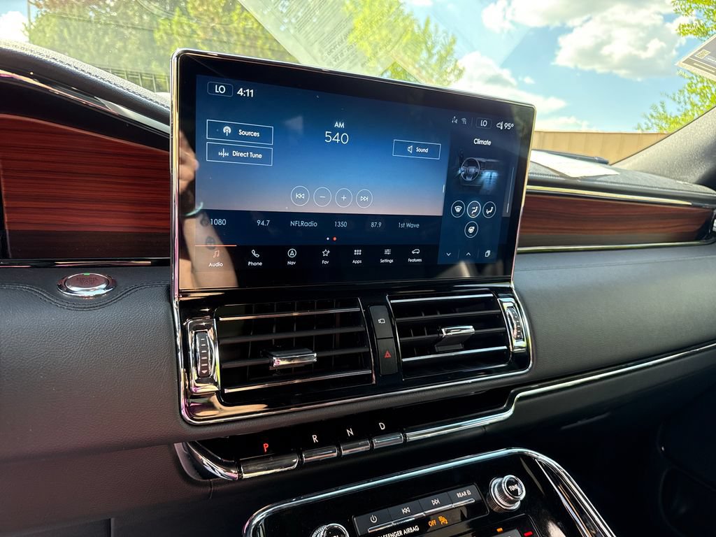 Used 2024 Lincoln Navigator Premiere AWD/4WD image 19