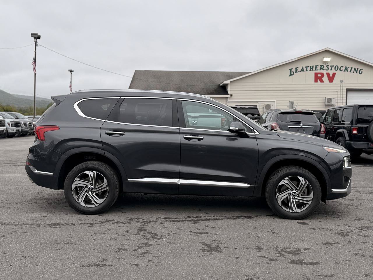 Used 2021 Hyundai Santa Fe SEL w/ Convenience Package AWD/4WD image 3