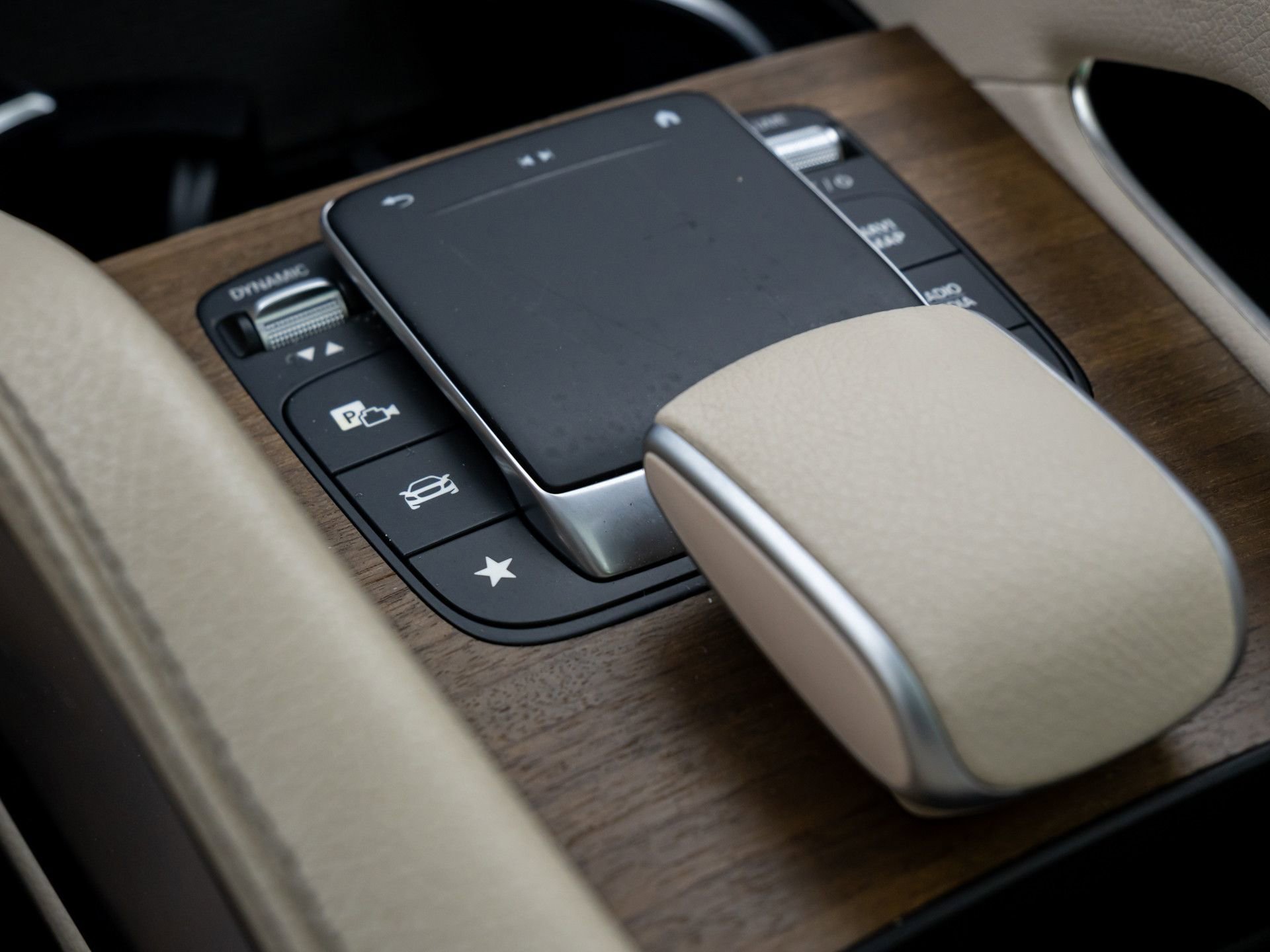 Used 2023 Mercedes-Benz GLE 350 4MATIC image 32