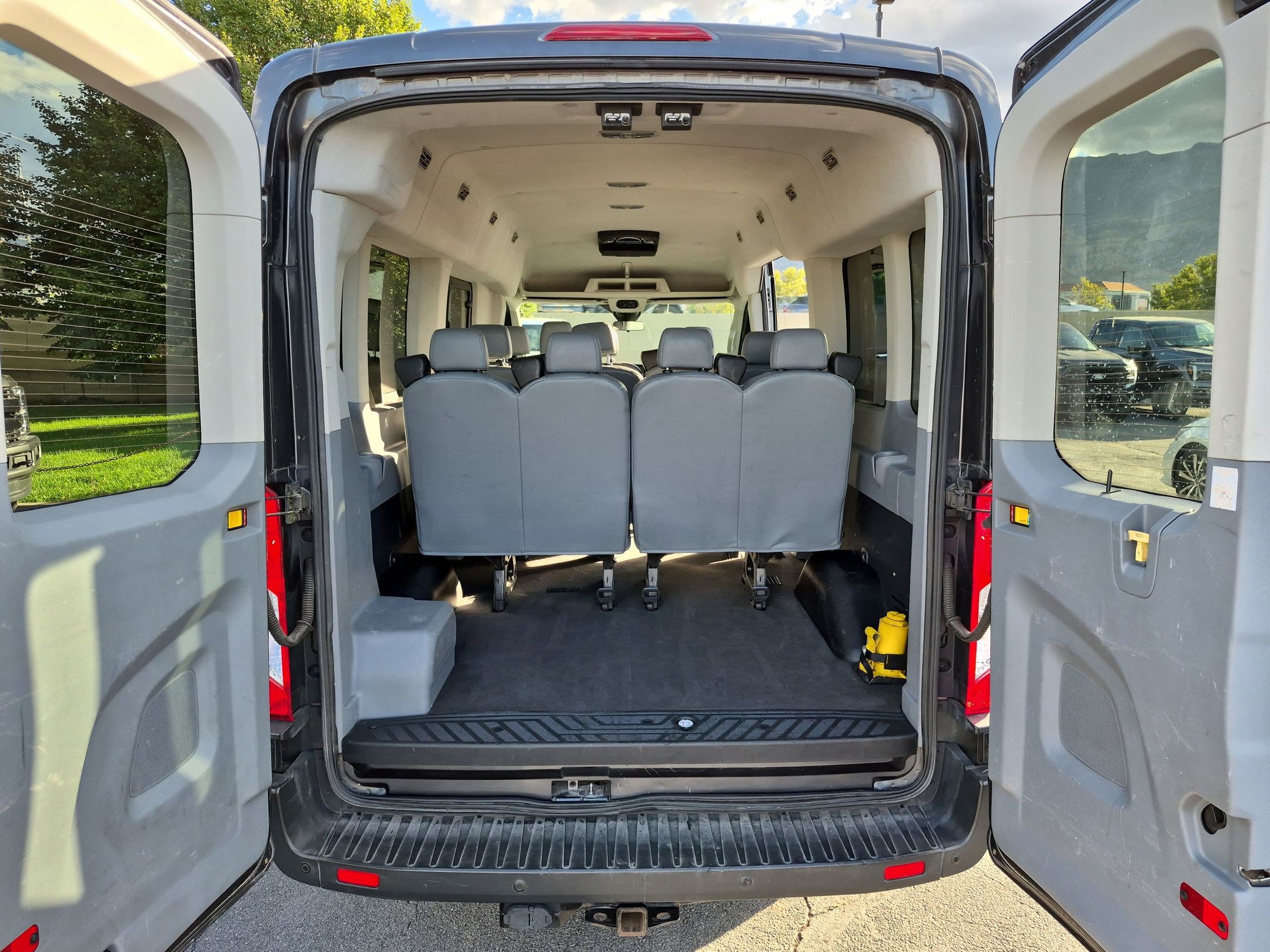 Used 2016 Ford Transit 350 XLT RWD image 27