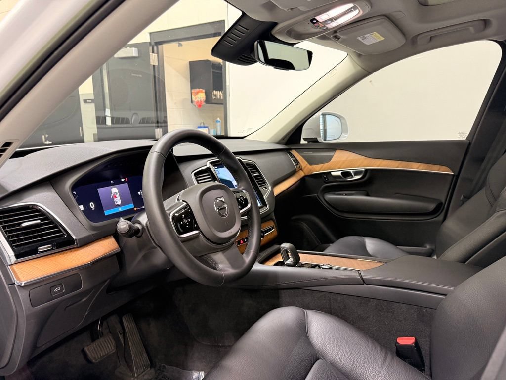 Used 2023 Volvo XC90 B6 Plus w/ Protection Package Premier AWD/4WD image 11