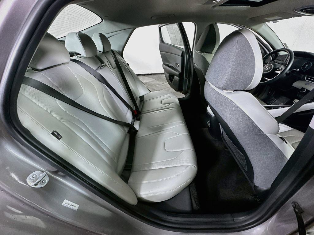 Used 2025 Hyundai Elantra Limited FWD image 12