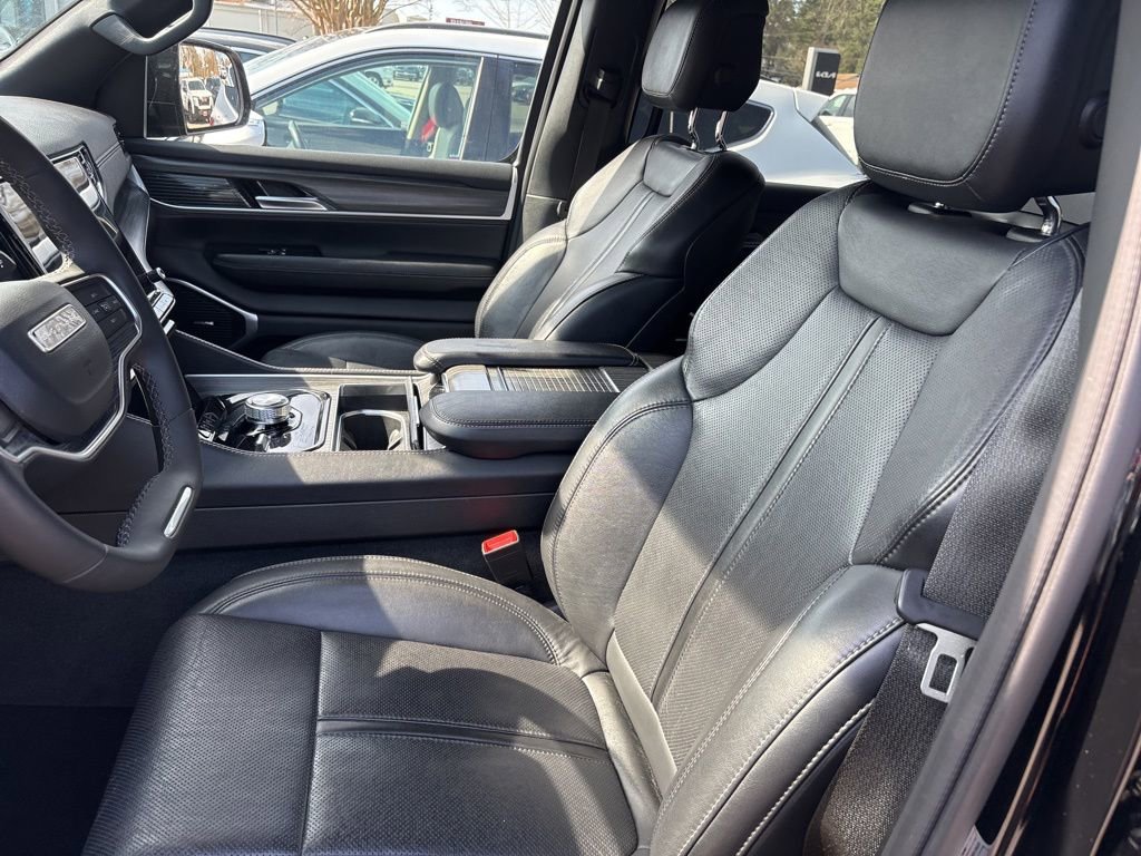 Used 2024 Jeep Wagoneer L Series II w/ Flexible Seating Group image 26