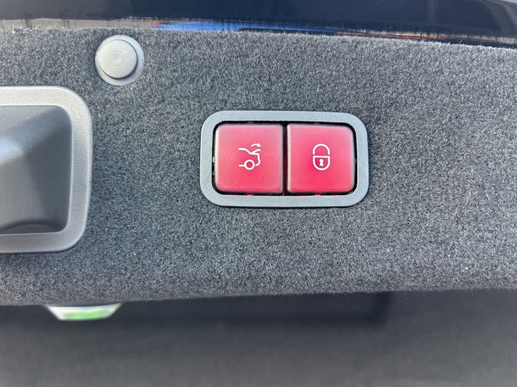 Used 2017 Mercedes-Benz S 550 Sedan image 36