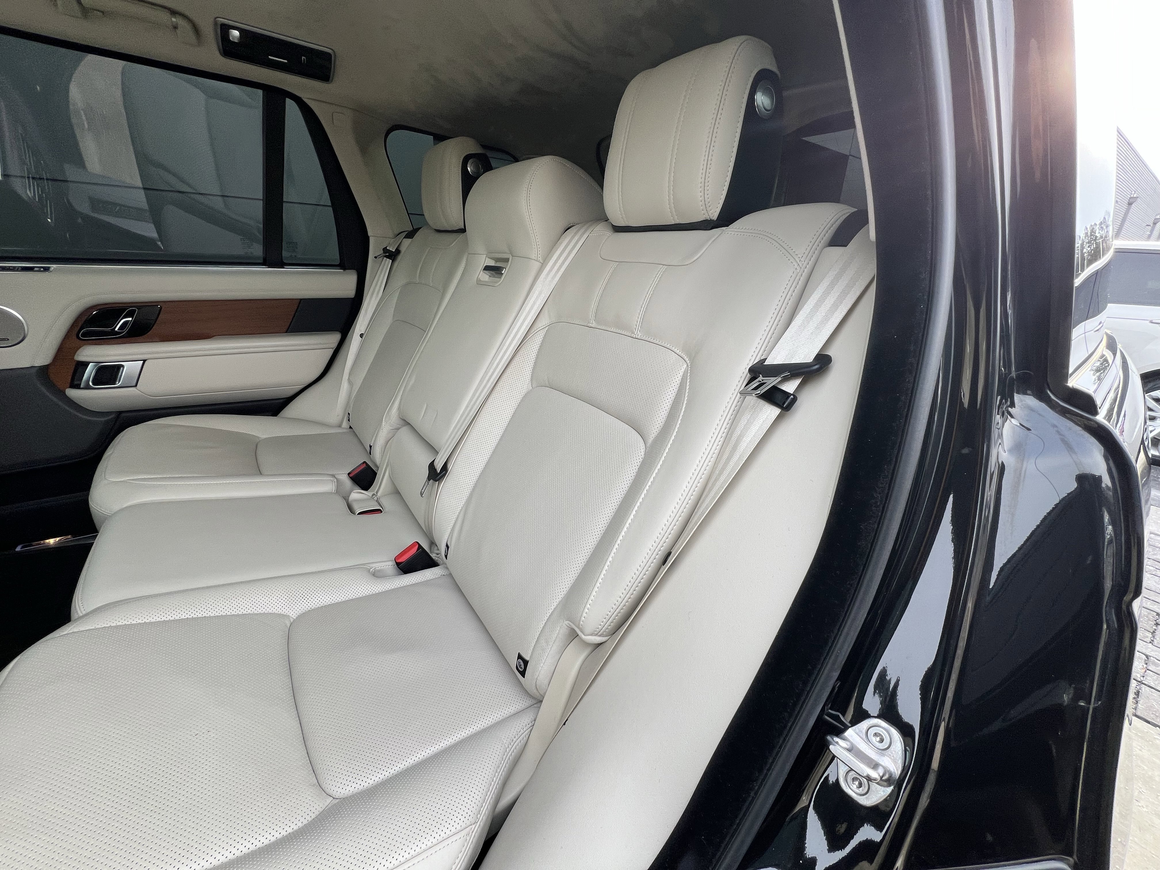 Used 2020 Land Rover Range Rover Long Wheelbase HSE image 31