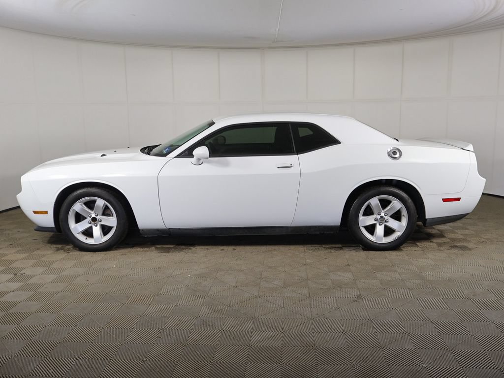 Used 2012 Dodge Challenger SXT RWD image 8
