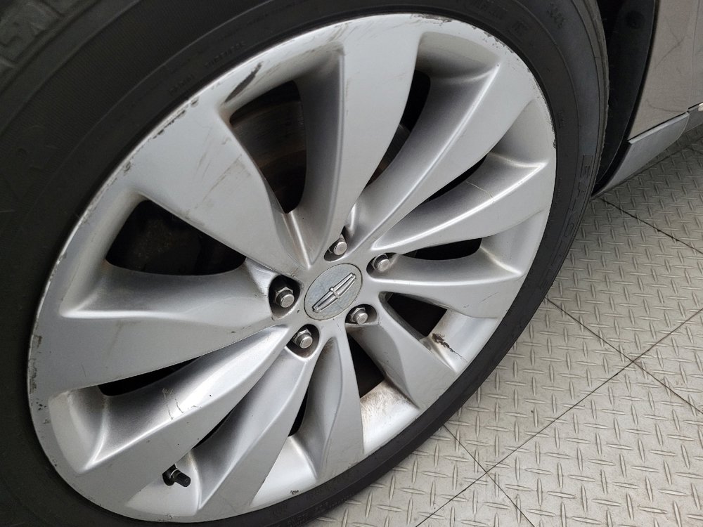 Used 2015 Lincoln MKS AWD w/ Equipment Group 101A image 31