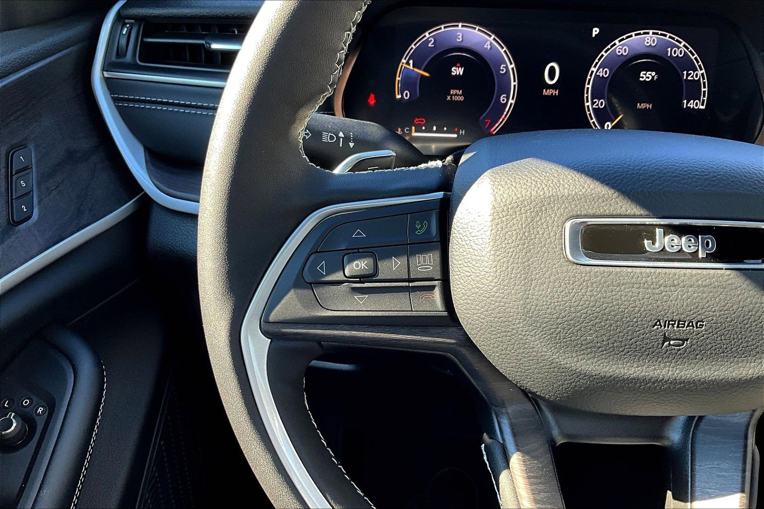 New 2025 Jeep Grand Cherokee L Limited w/ Black Appearance Package image 18