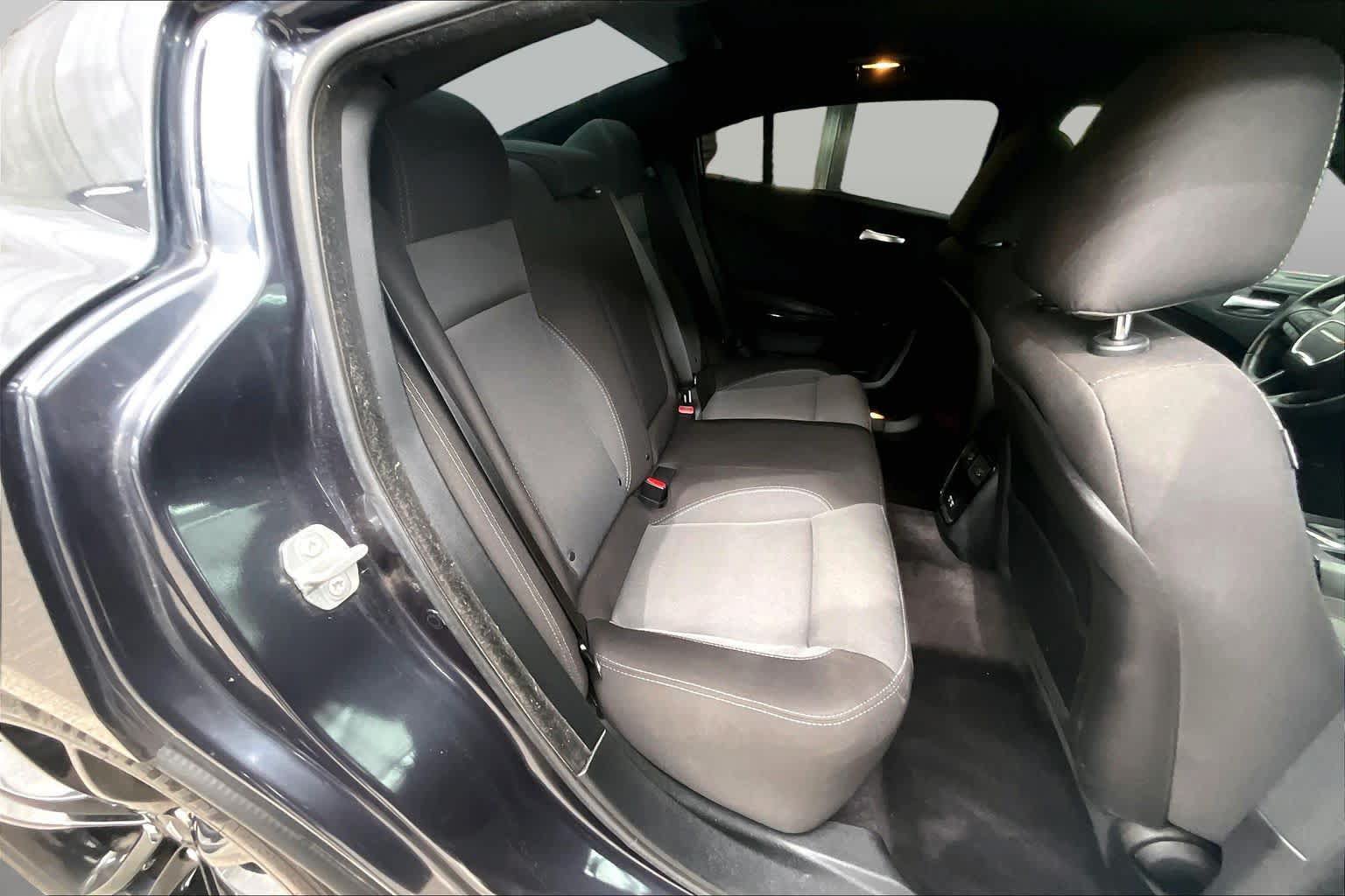 Used 2017 Dodge Charger SE w/ Blacktop Package RWD image 20