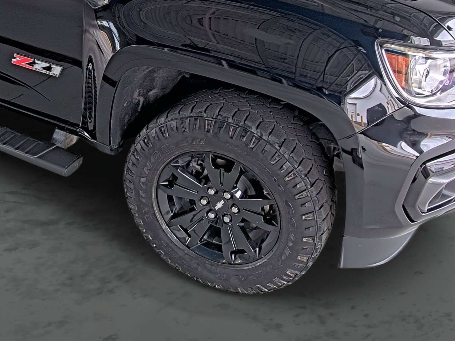 Used 2022 Chevrolet Colorado Z71 w/ Z71 Midnight Edition image 16