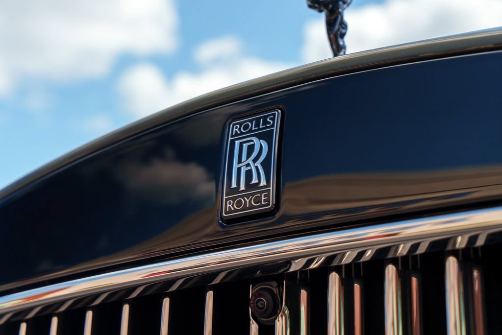 Used 2025 Rolls-Royce Cullinan Black Badge AWD/4WD image 23