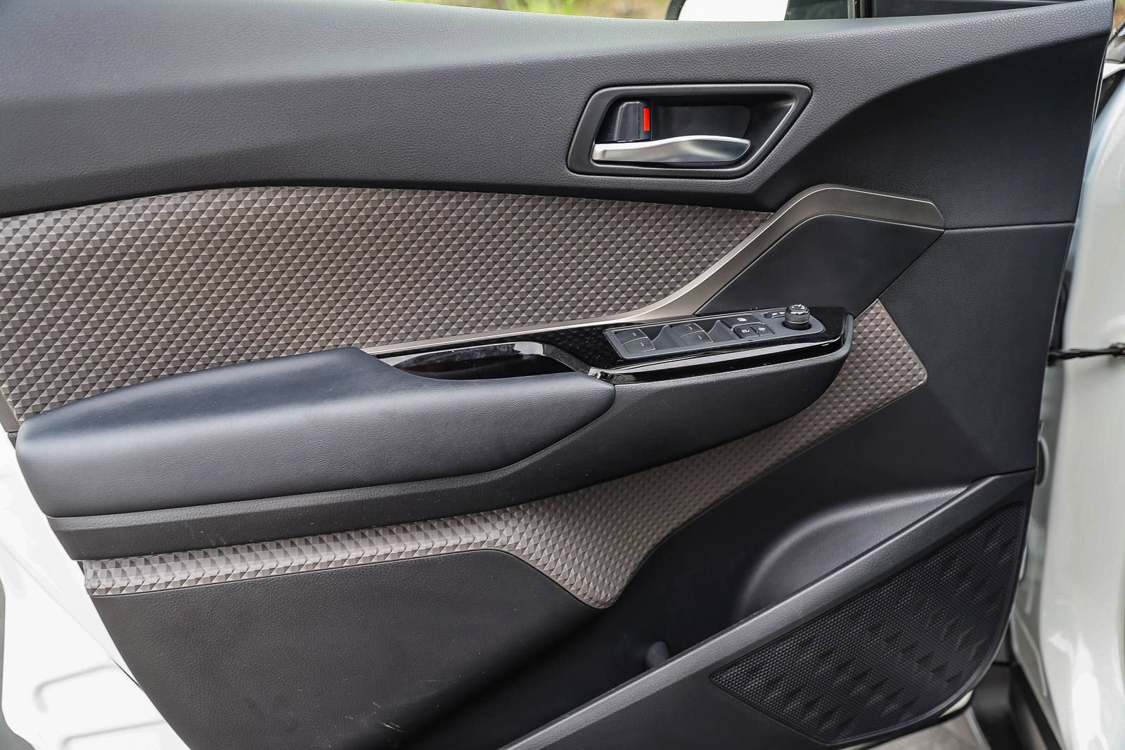 Certified 2021 Toyota C-HR Limited FWD image 20