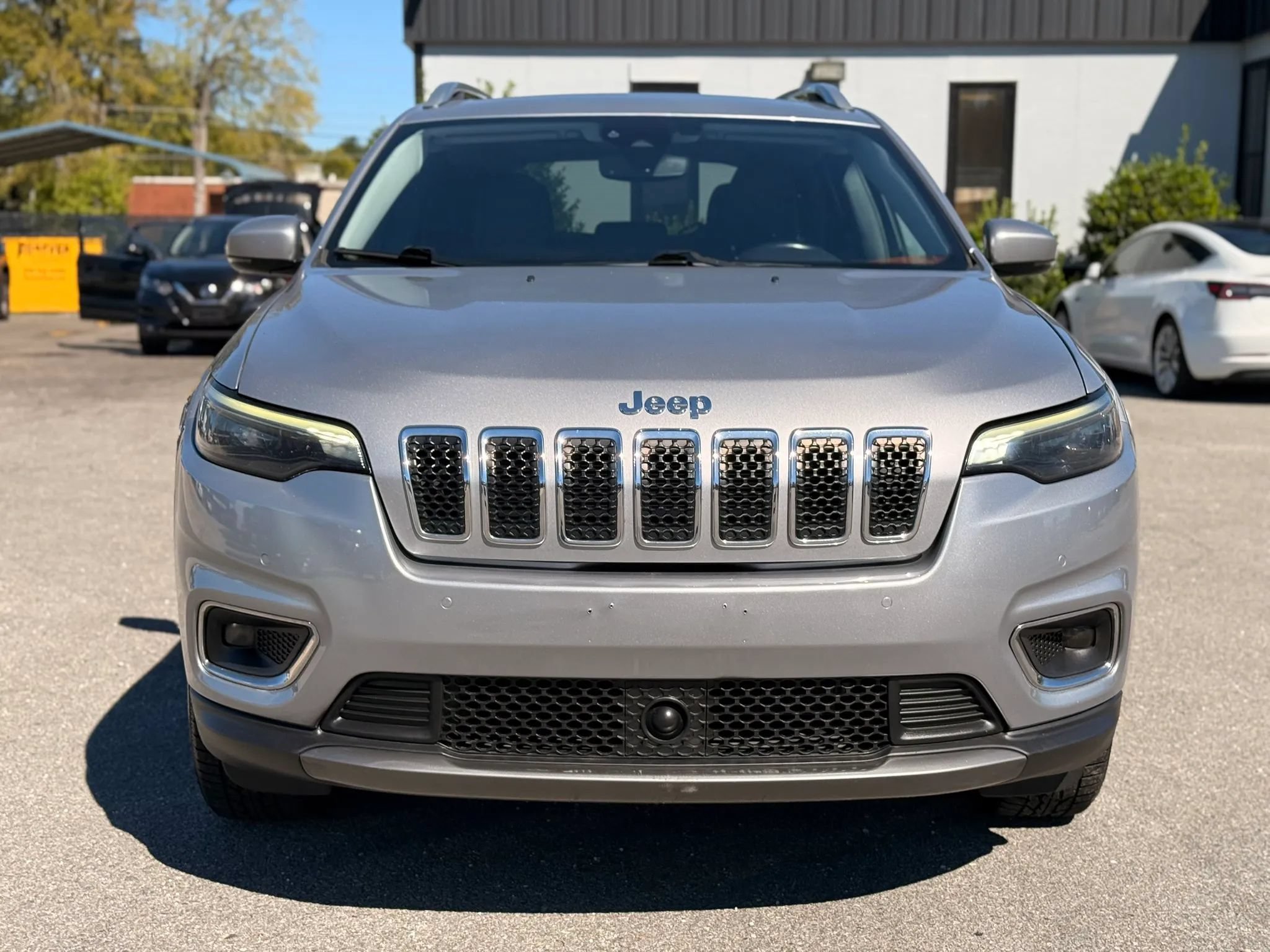Used 2021 Jeep Cherokee Limited AWD/4WD image 5