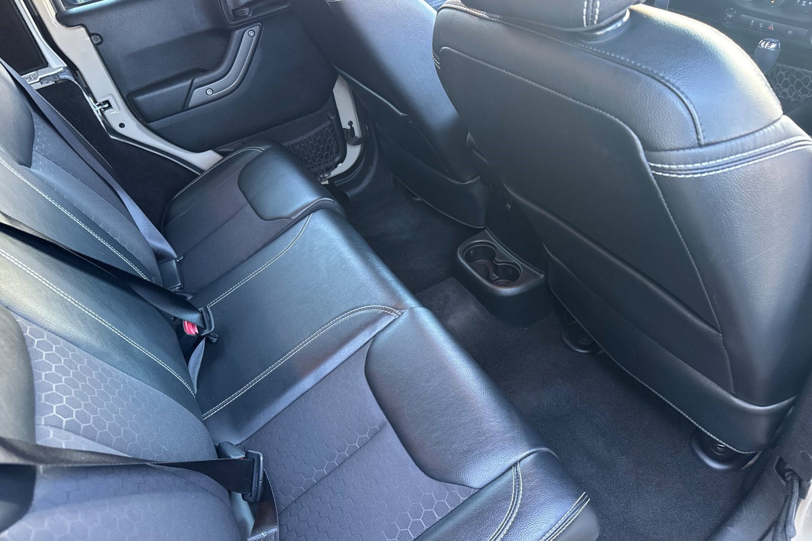 Used 2017 Jeep Wrangler Unlimited Sport AWD/4WD image 29