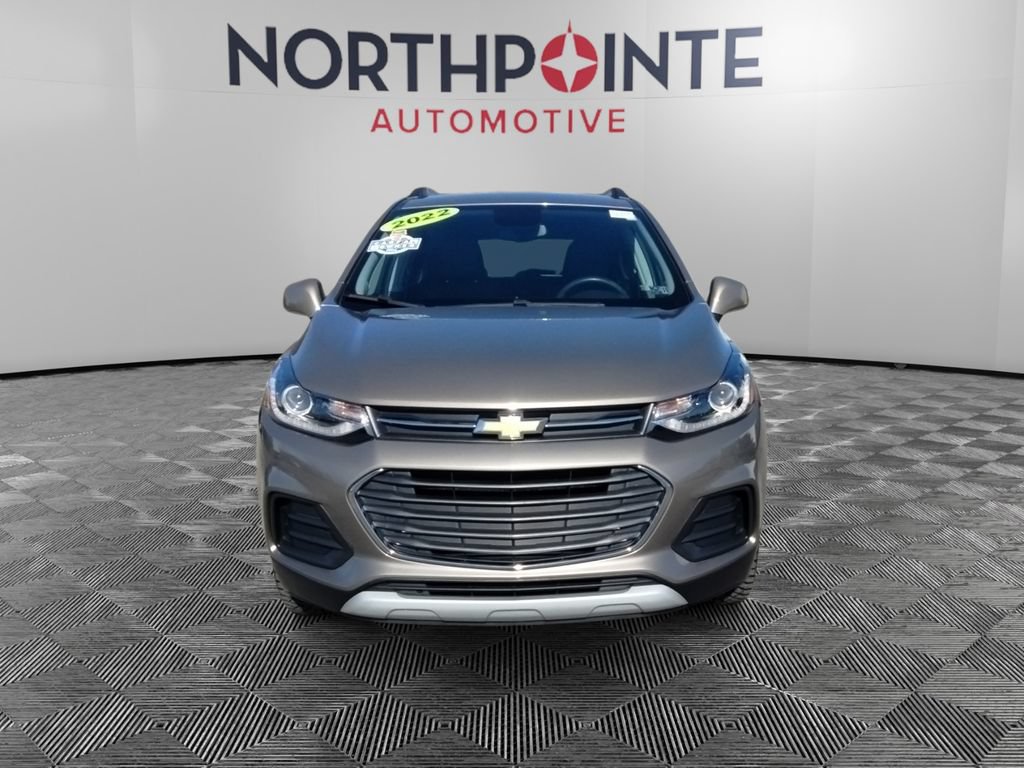 Used 2022 Chevrolet Trax LT w/ LT Convenience Package AWD/4WD image 8