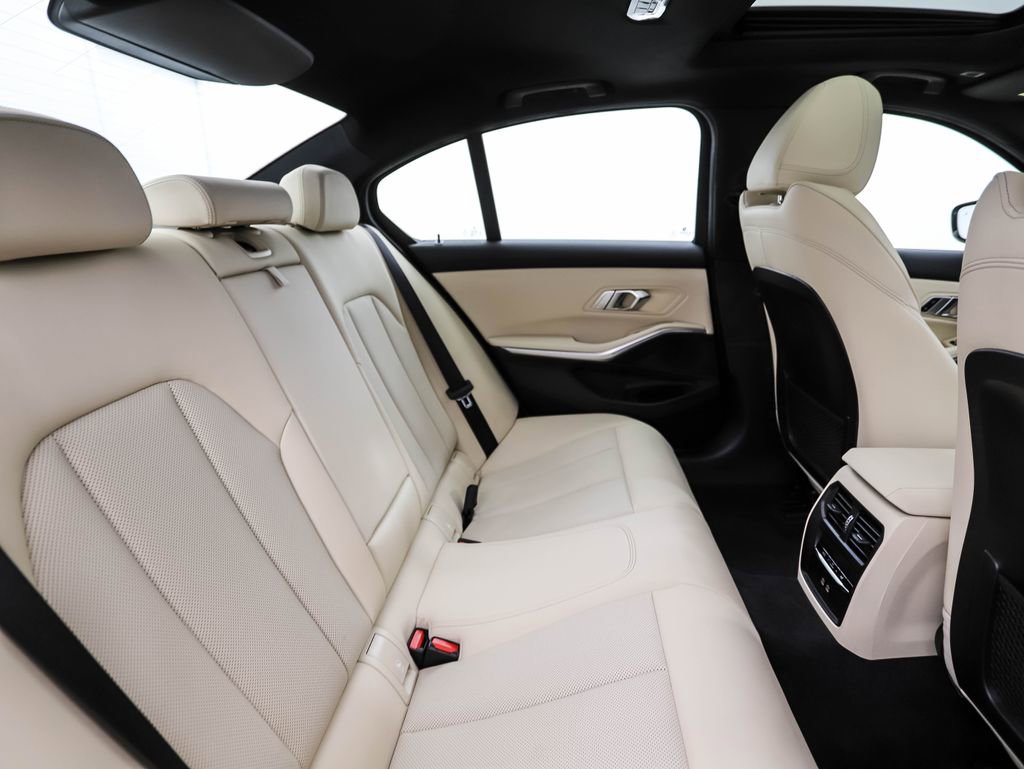 Certified 2023 BMW 330i xDrive Sedan w/ Premium Package AWD/4WD image 27
