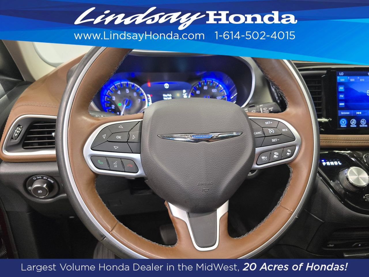 Used 2017 Chrysler Pacifica Limited w/ UConnect Theater Package FWD image 16