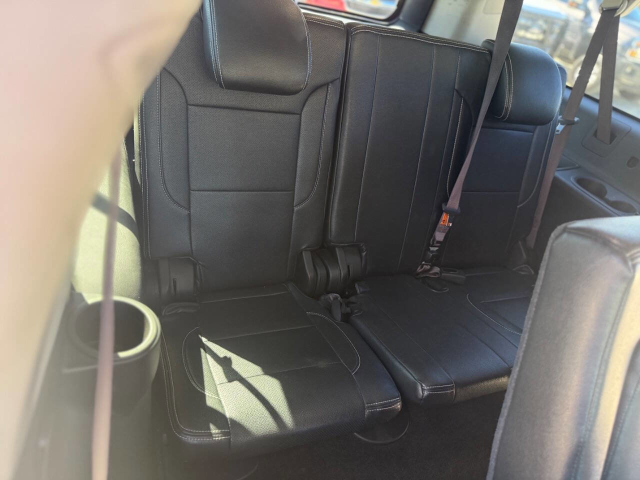 Used 2016 Chevrolet Suburban LS RWD image 38