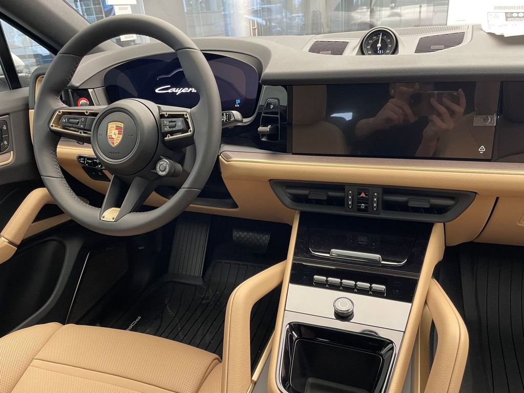 New 2026 Porsche Cayenne Coupe AWD/4WD image 11