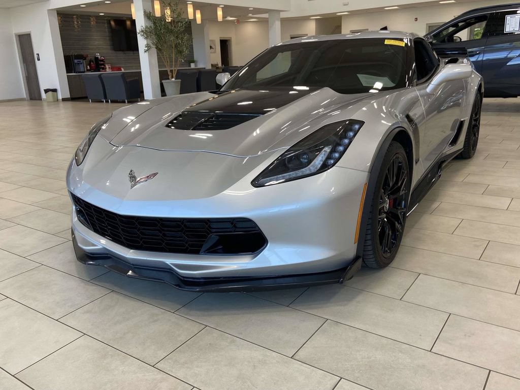 Used 2015 Chevrolet Corvette Z06 w/ 3LZ Preferred Equipment Group RWD image 7