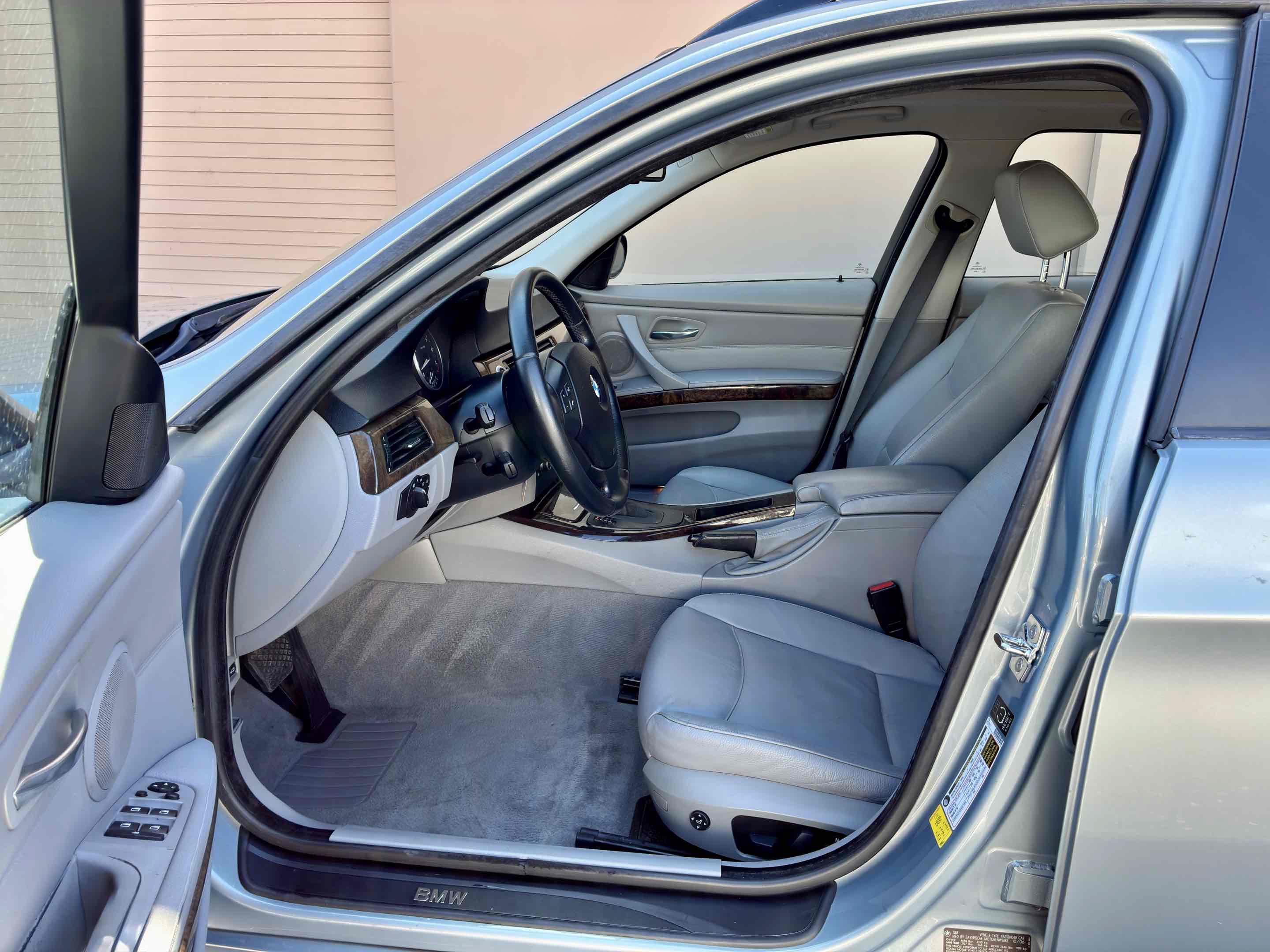 Used 2007 BMW 328i Wagon RWD image 33