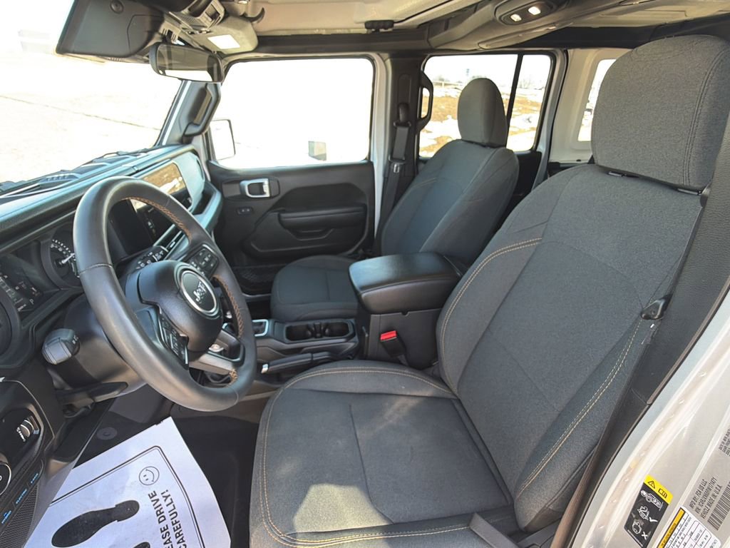 Used 2024 Jeep Wrangler Unlimited w/ Convenience Group AWD/4WD image 18