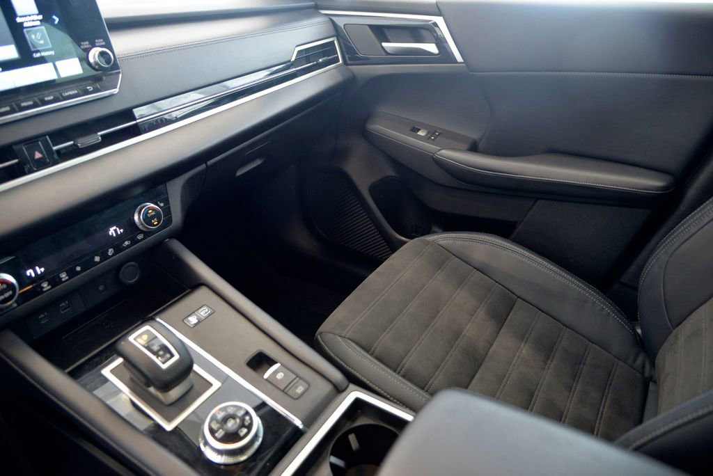 Used 2023 Mitsubishi Outlander SE image 26