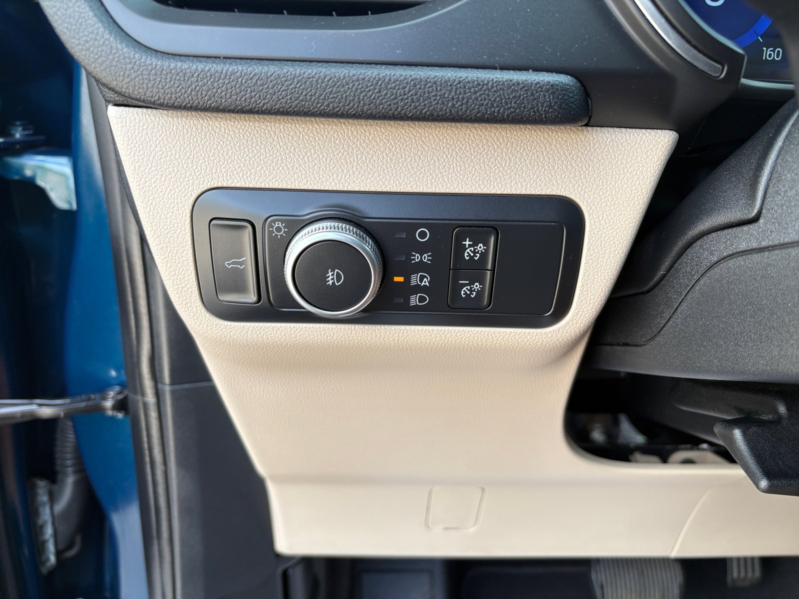 Used 2020 Ford Escape Titanium AWD/4WD image 25