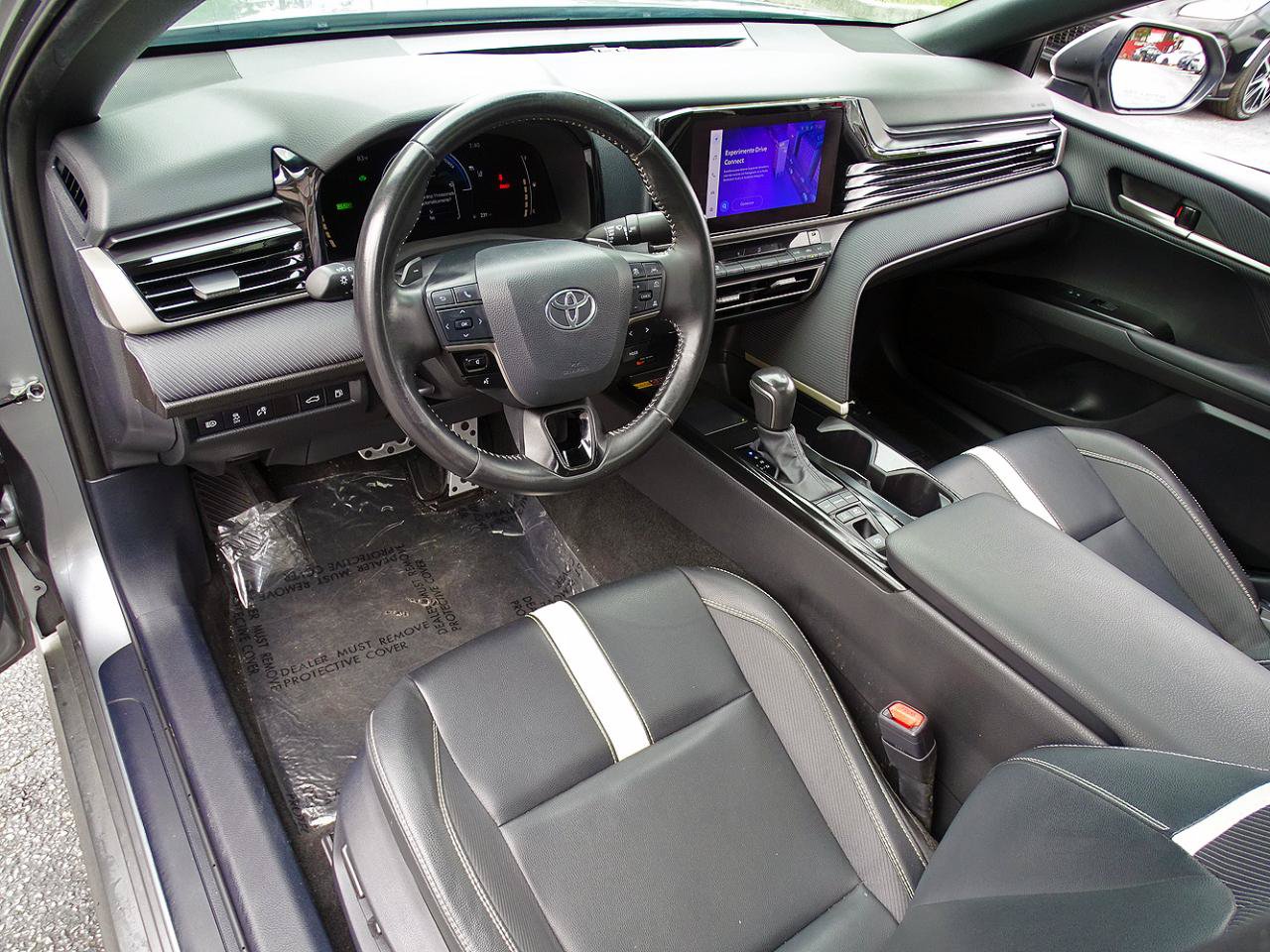 Used 2025 Toyota Camry SE w/ Convenience Package FWD image 21
