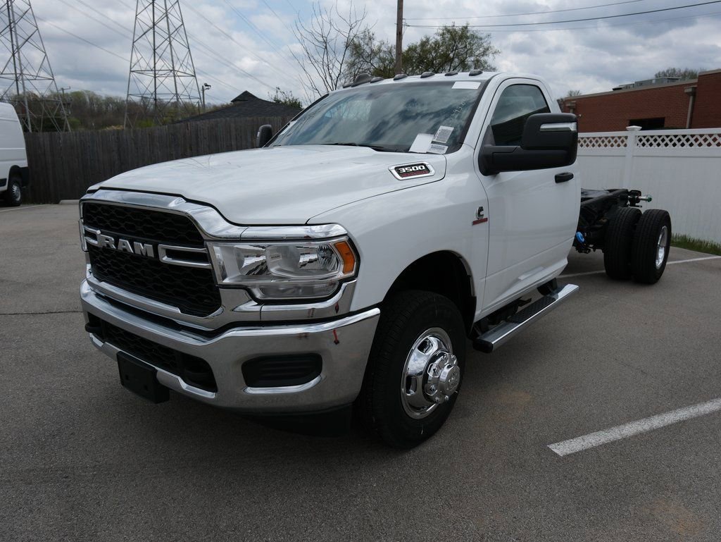 New 2024 RAM 3500 Tradesman AWD/4WD image 8