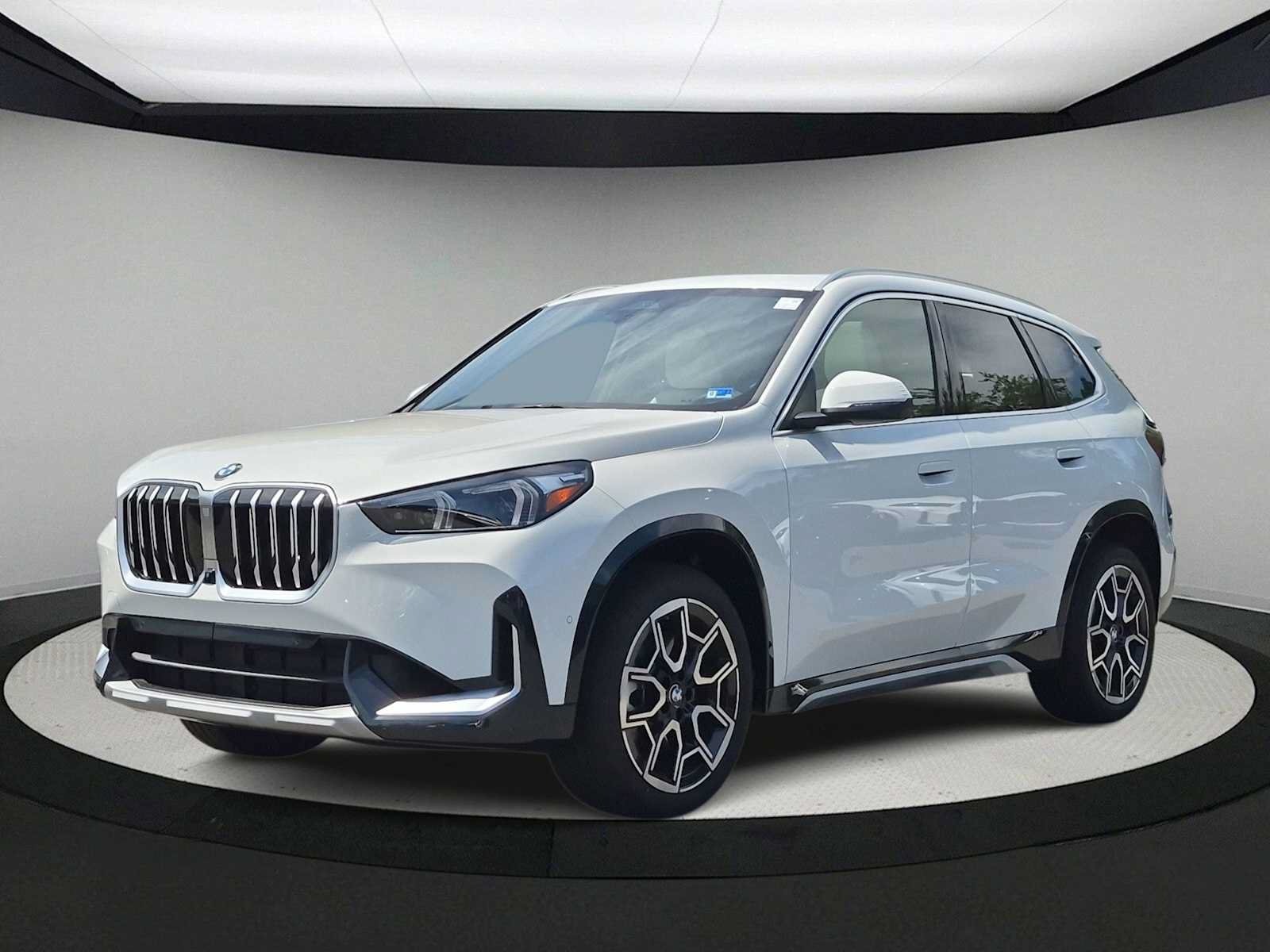 New 2027 BMW X1 xDrive28i AWD/4WD image 4