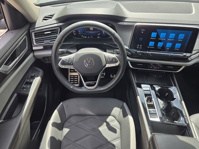 Certified 2025 Volkswagen Atlas Peak Edition SE image 17