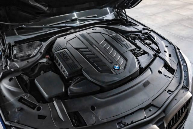 Used 2018 BMW M760i xDrive image 56