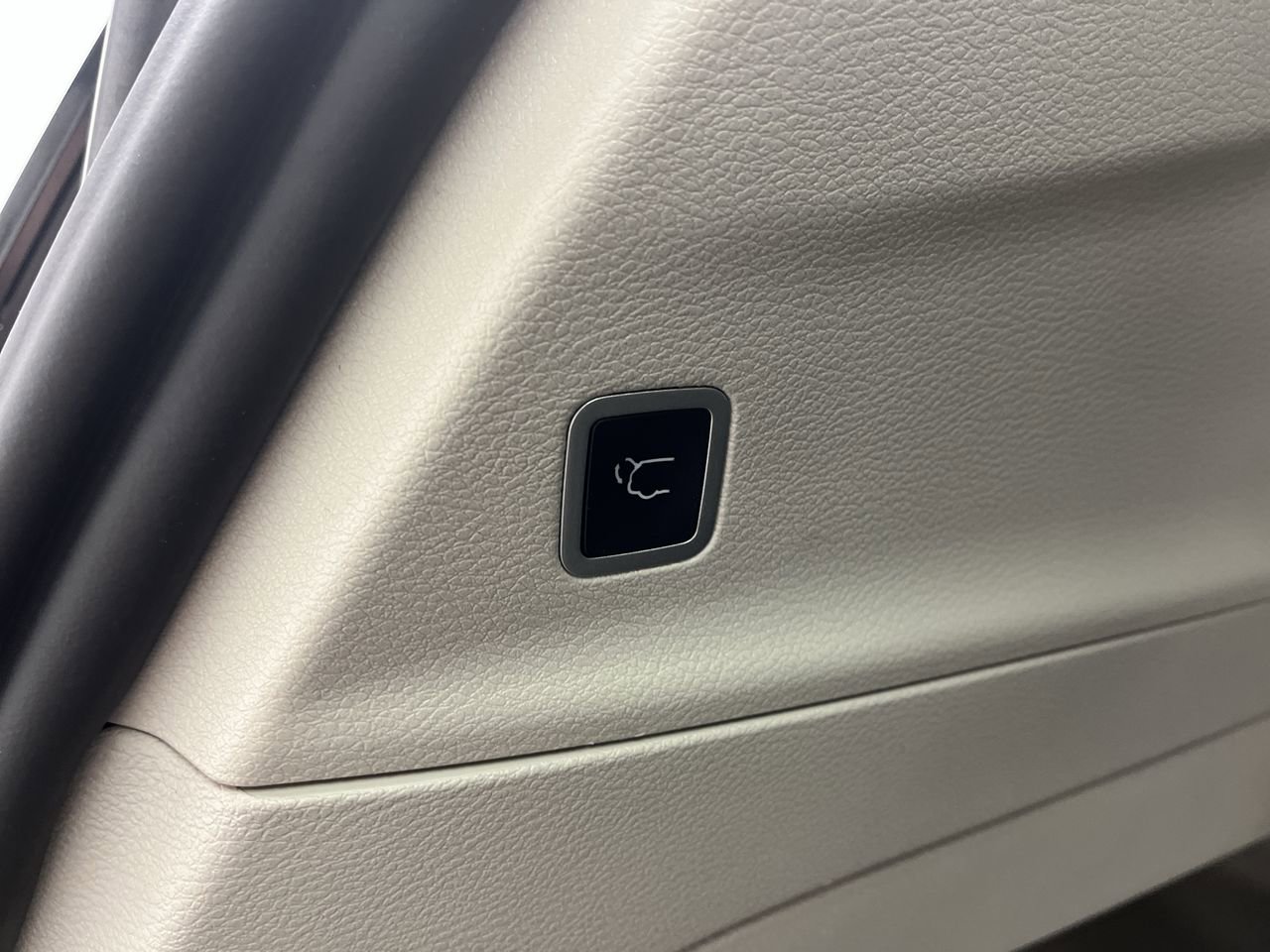 Used 2024 Chrysler Pacifica Touring-L FWD image 30