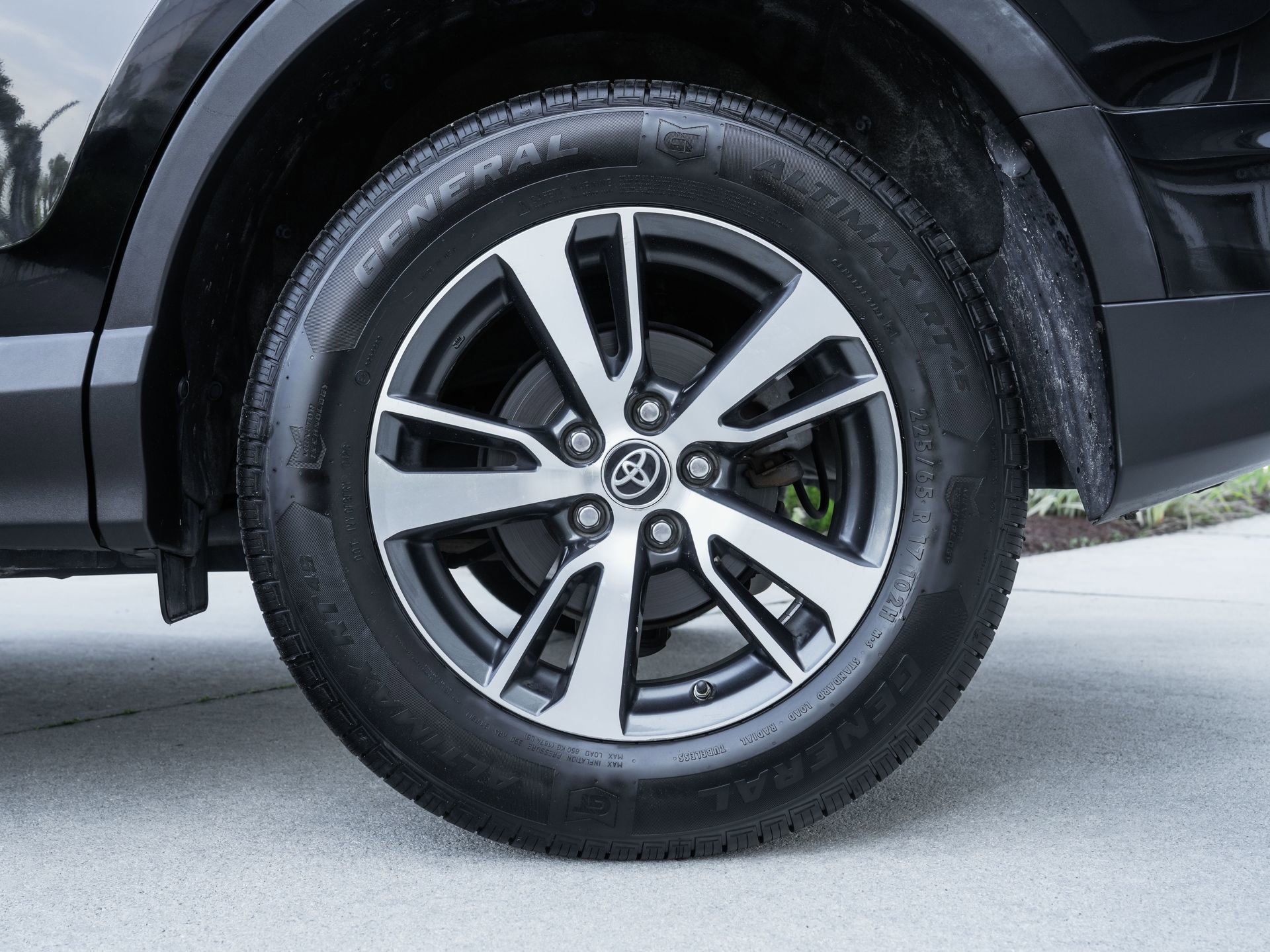 Used 2016 Toyota RAV4 XLE FWD image 27