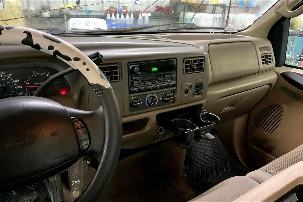 Used 2001 Ford F250 Lariat RWD image 4