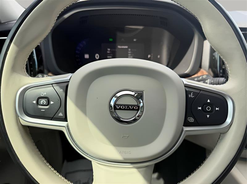 Used 2022 Volvo XC60 B5 Momentum w/ Advanced Package AWD/4WD image 44