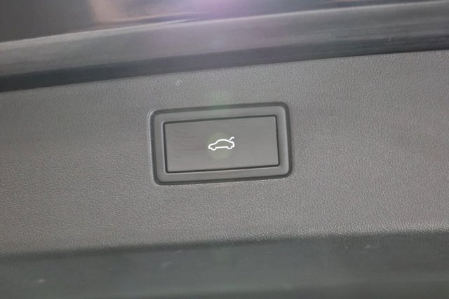 Used 2026 Volkswagen Tiguan SE AWD/4WD image 34