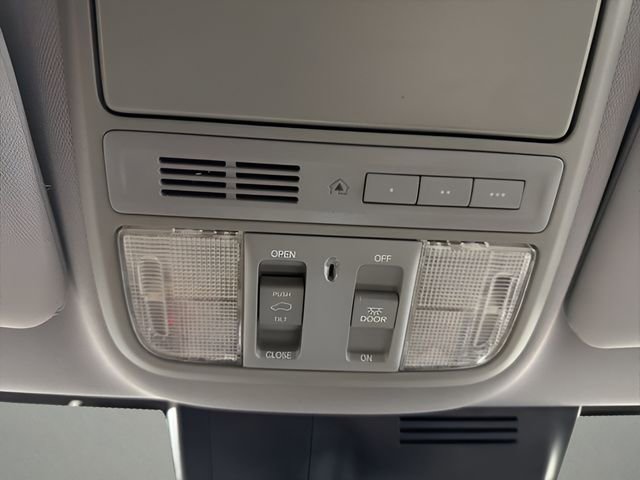 Used 2018 Honda CR-V Touring image 26