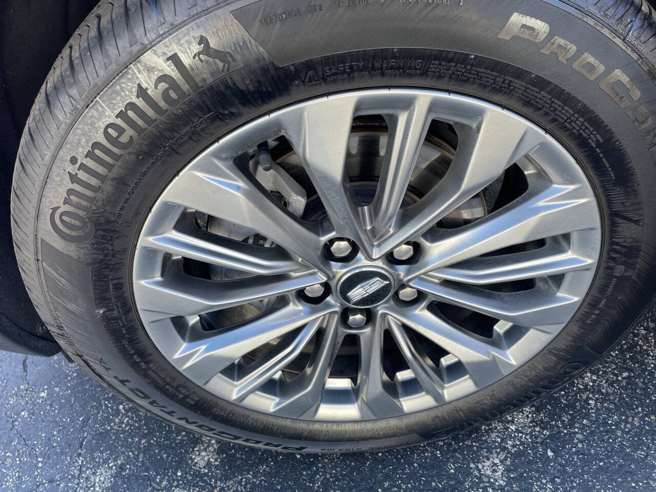 Used 2025 Cadillac XT4 Premium Luxury AWD/4WD image 11