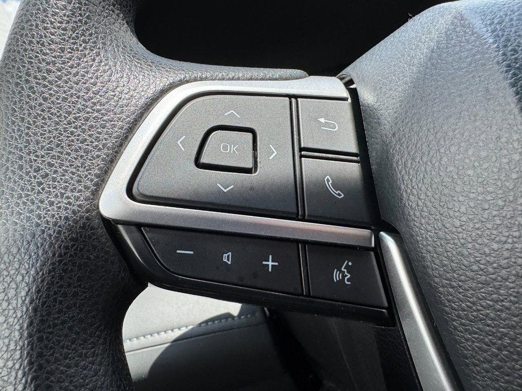 Used 2023 Toyota Highlander image 16